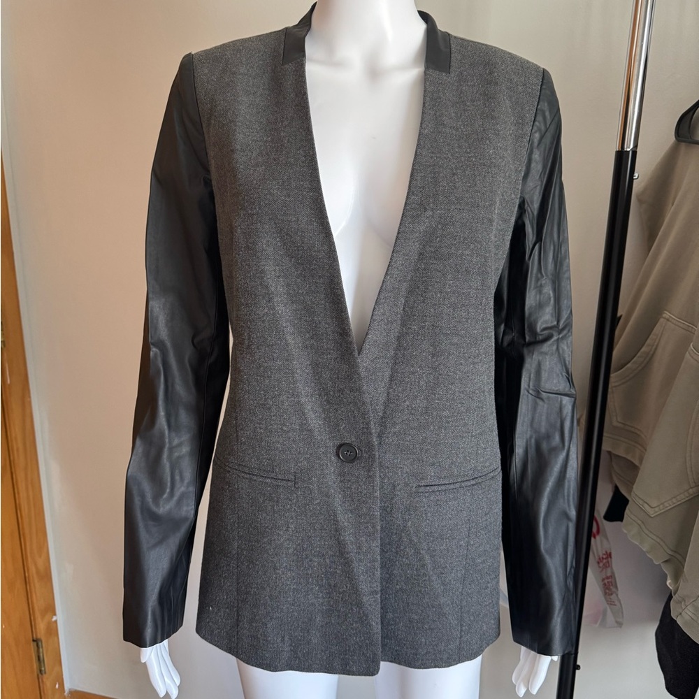 Women's Gray and Black Blazer